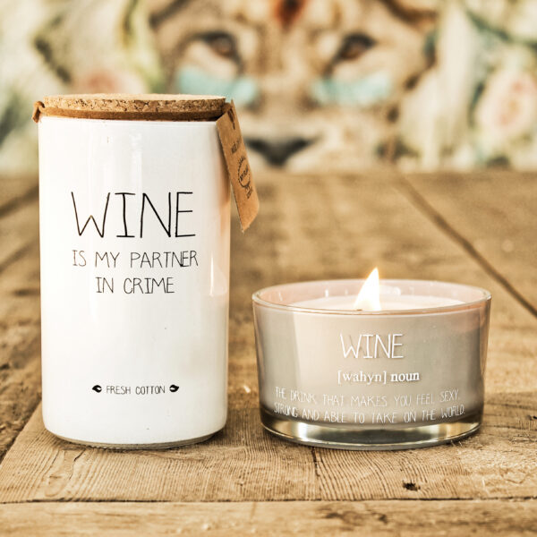 Sojakaars - Wine Is My Partner In Crime- Geur: Fresh Cotton