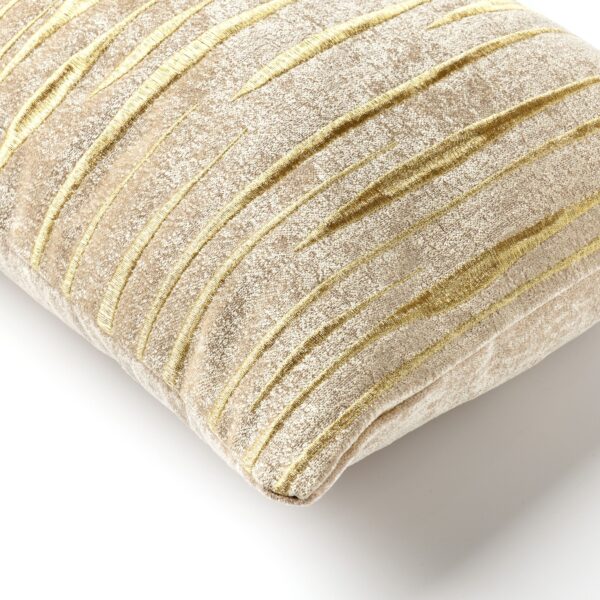 CONNOR - Sierkussen 30x50 cm - Met Subtiel Goud Accent - Summer Sand - Beige en Goud - Afbeelding 3